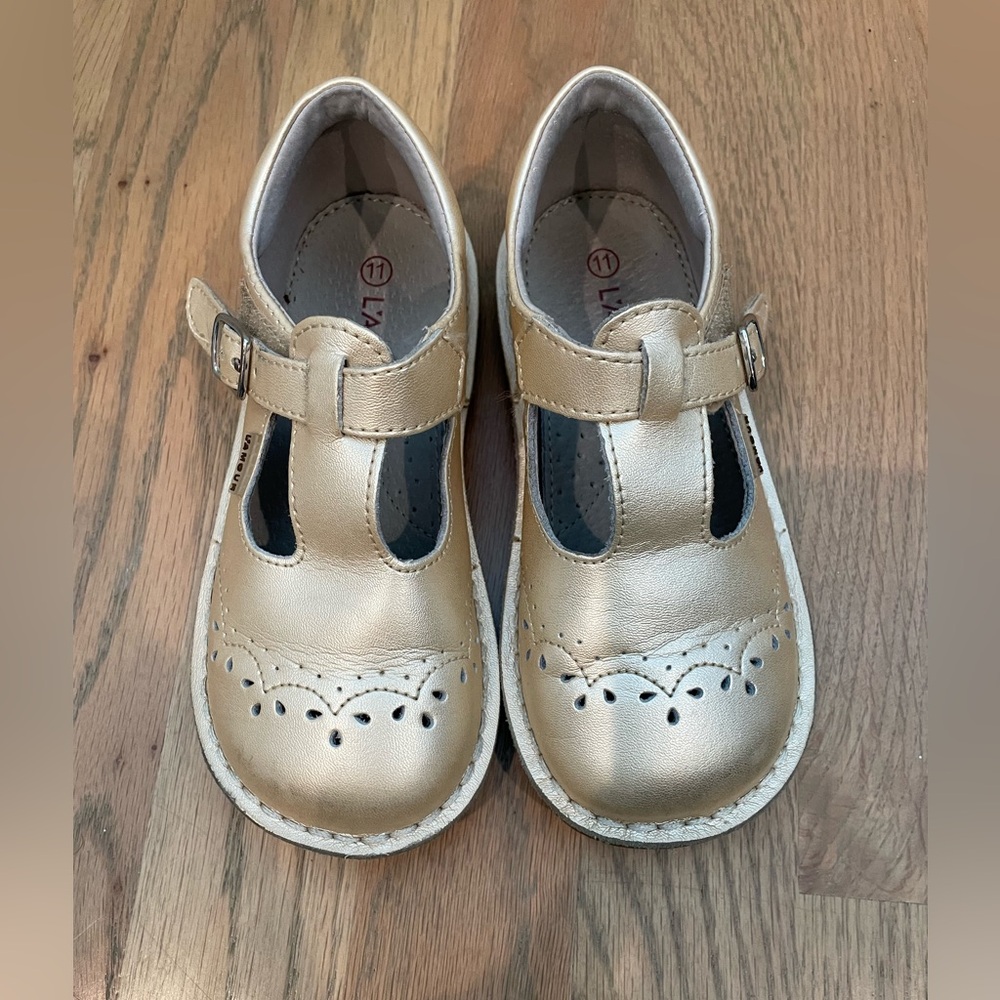 L’Amore dress shoes, girls size 11, gold
